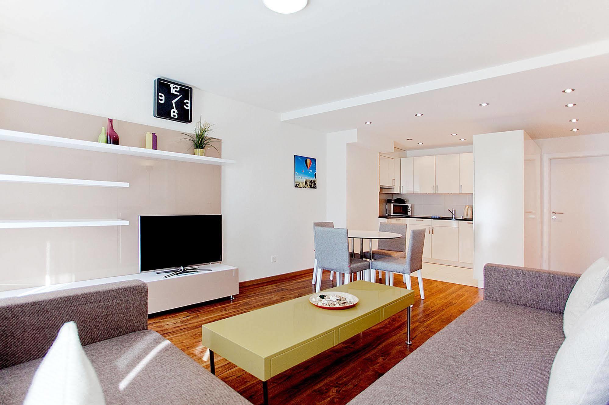 Premium Apartments By Livingdowntown Zürich Exteriör bild