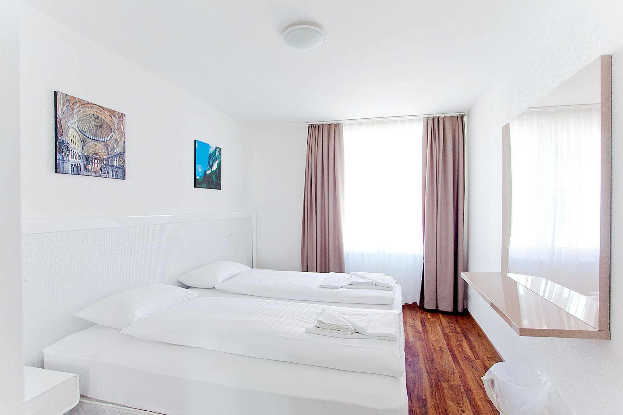 Premium Apartments By Livingdowntown Zürich Exteriör bild